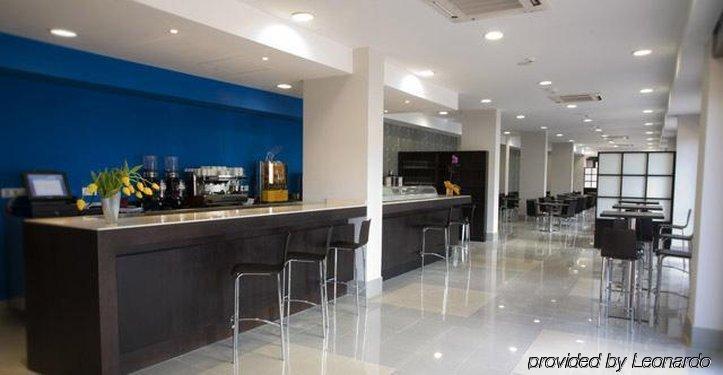 Compostela Suites Madrid Restaurant photo